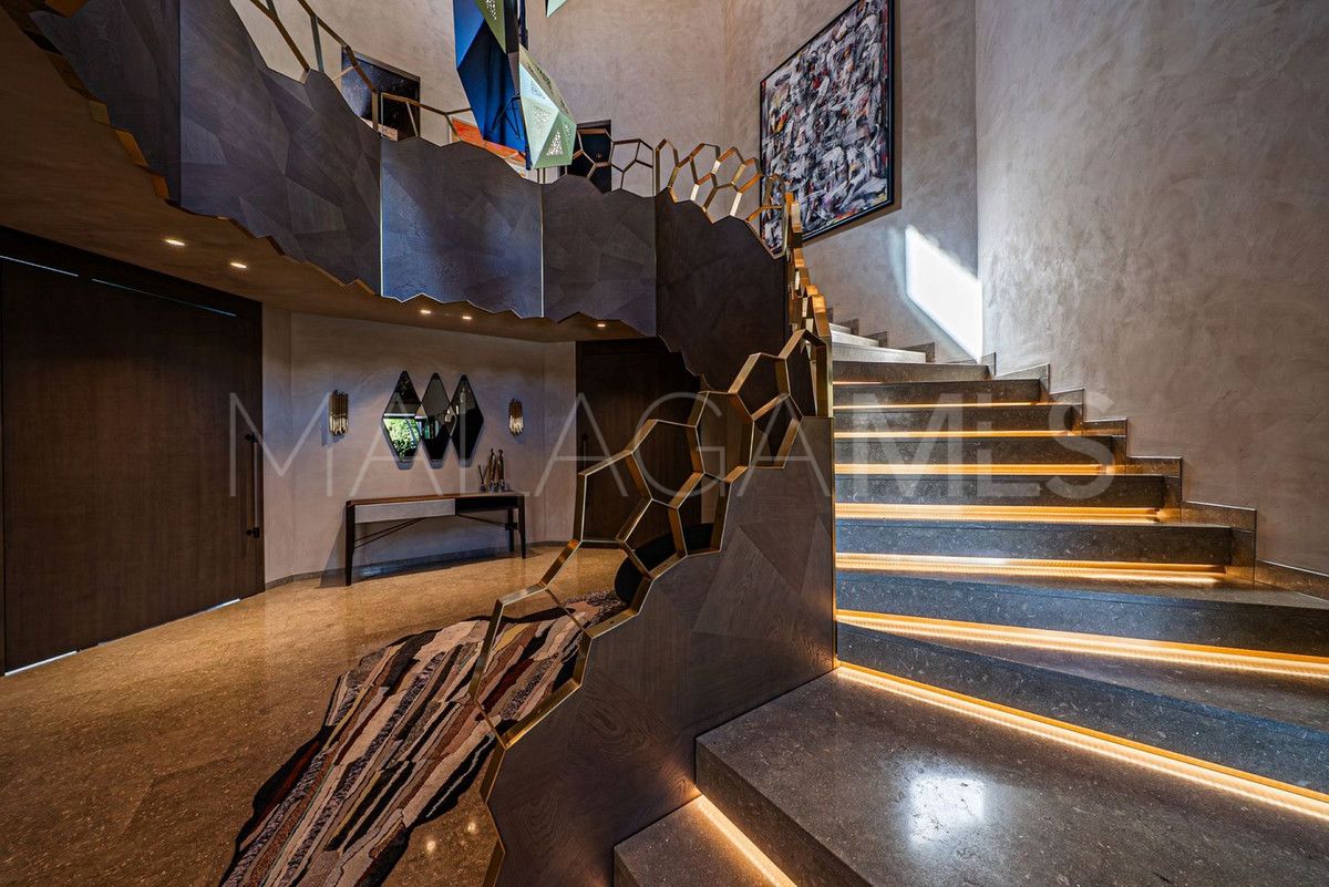 Villa for sale in Guadalmina Baja