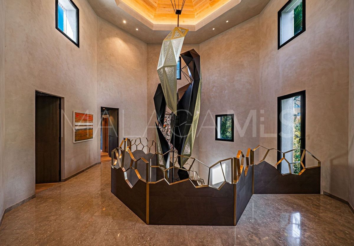 Villa for sale in Guadalmina Baja