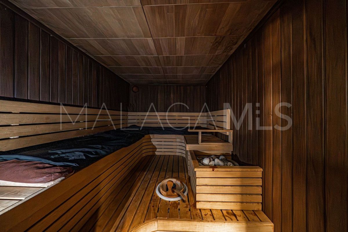 Villa for sale in Guadalmina Baja