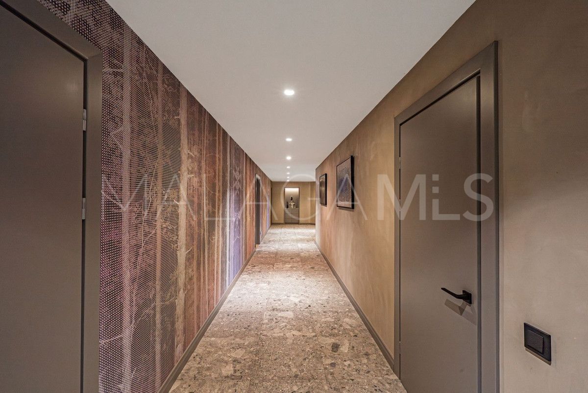 Villa for sale in Guadalmina Baja