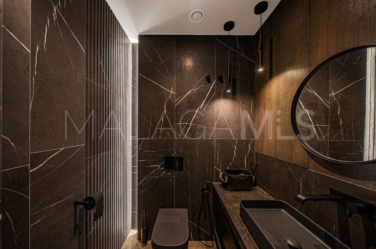 Villa for sale in Guadalmina Baja