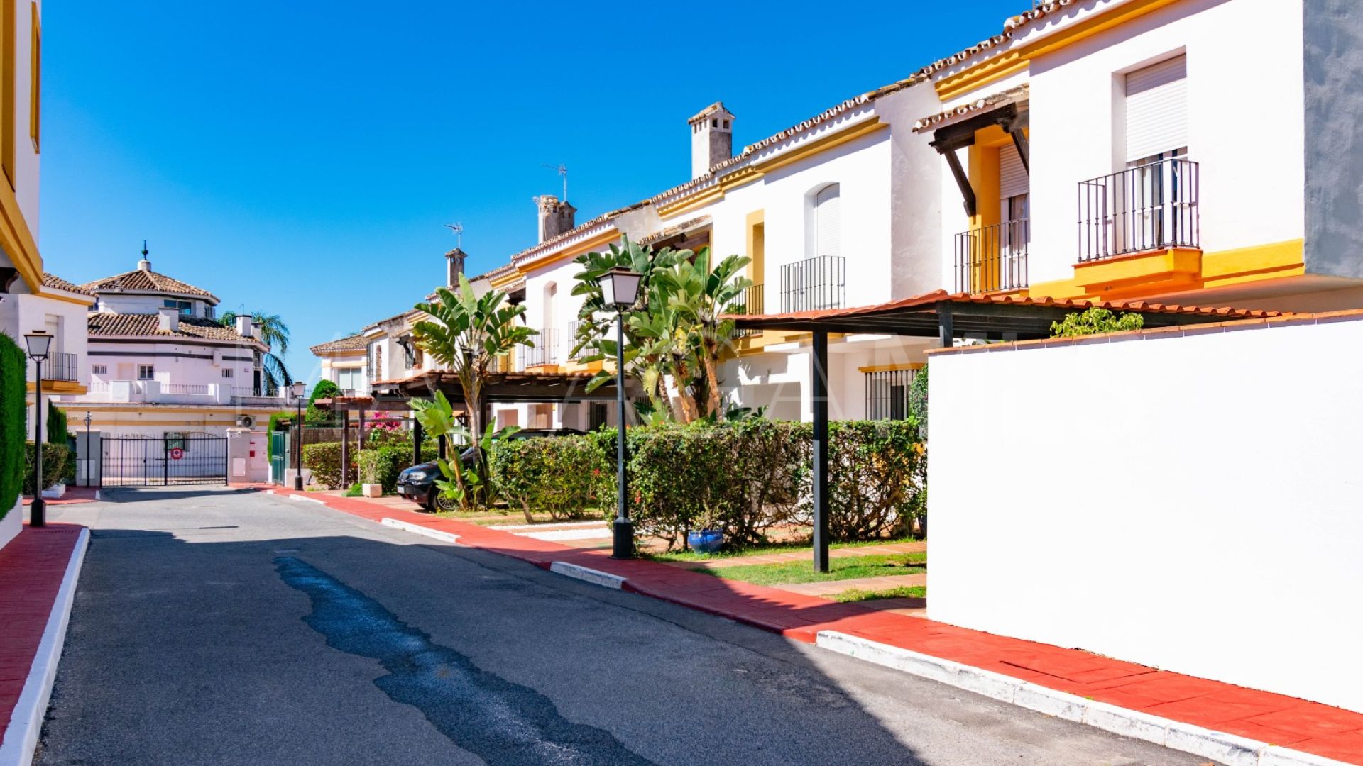 For sale Estepona East town house