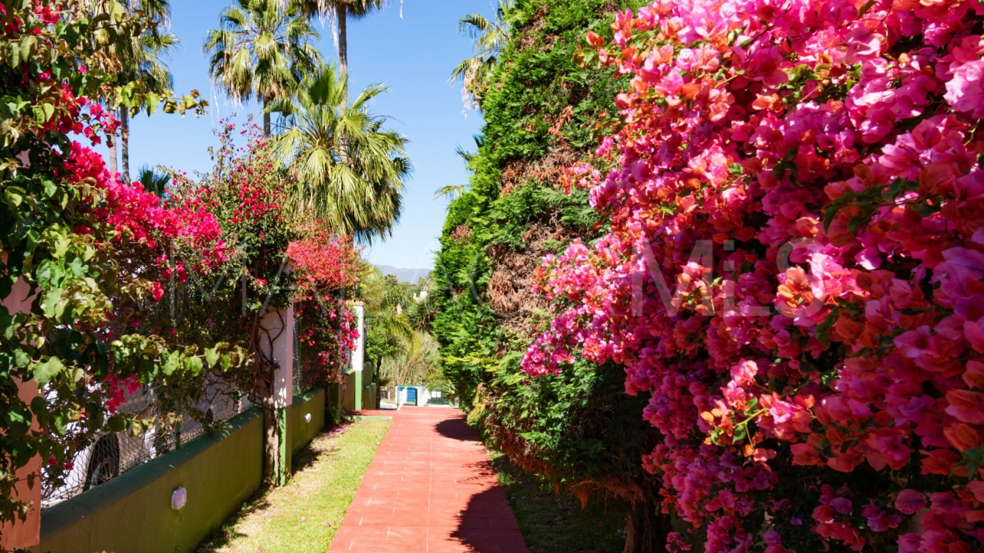 For sale Estepona East town house