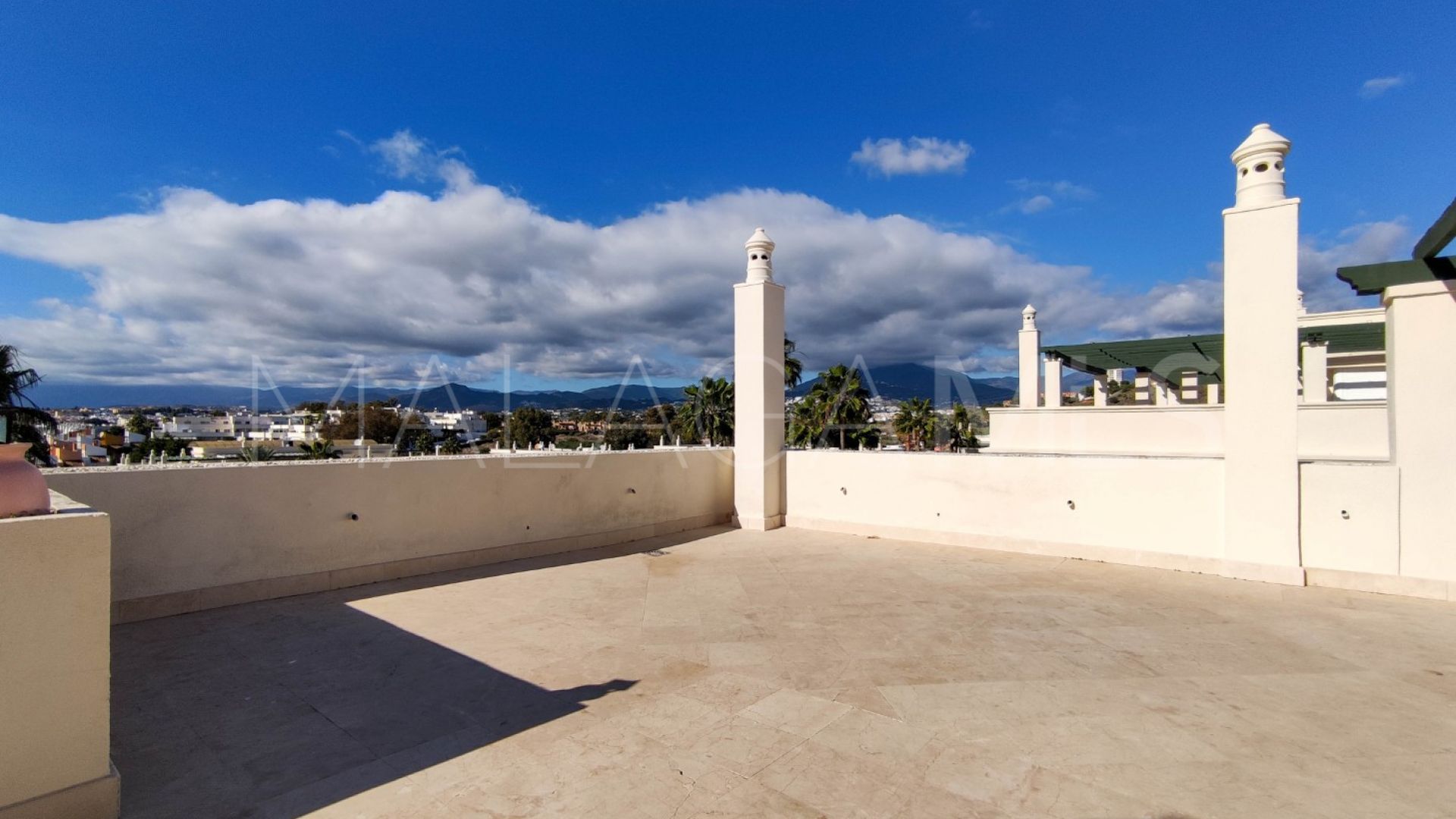 Takvåning for sale in Lorcrimar