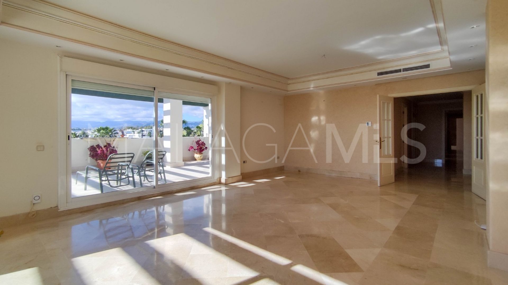 Takvåning for sale in Lorcrimar