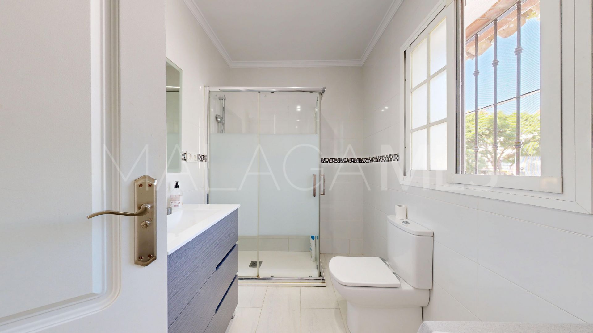 Doppelhaushälfte for sale in Marbella Goldene Meile