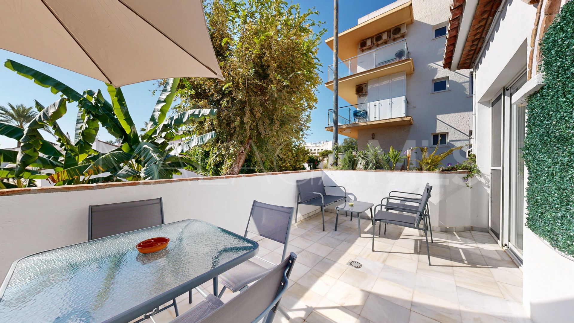 Doppelhaushälfte for sale in Marbella Goldene Meile