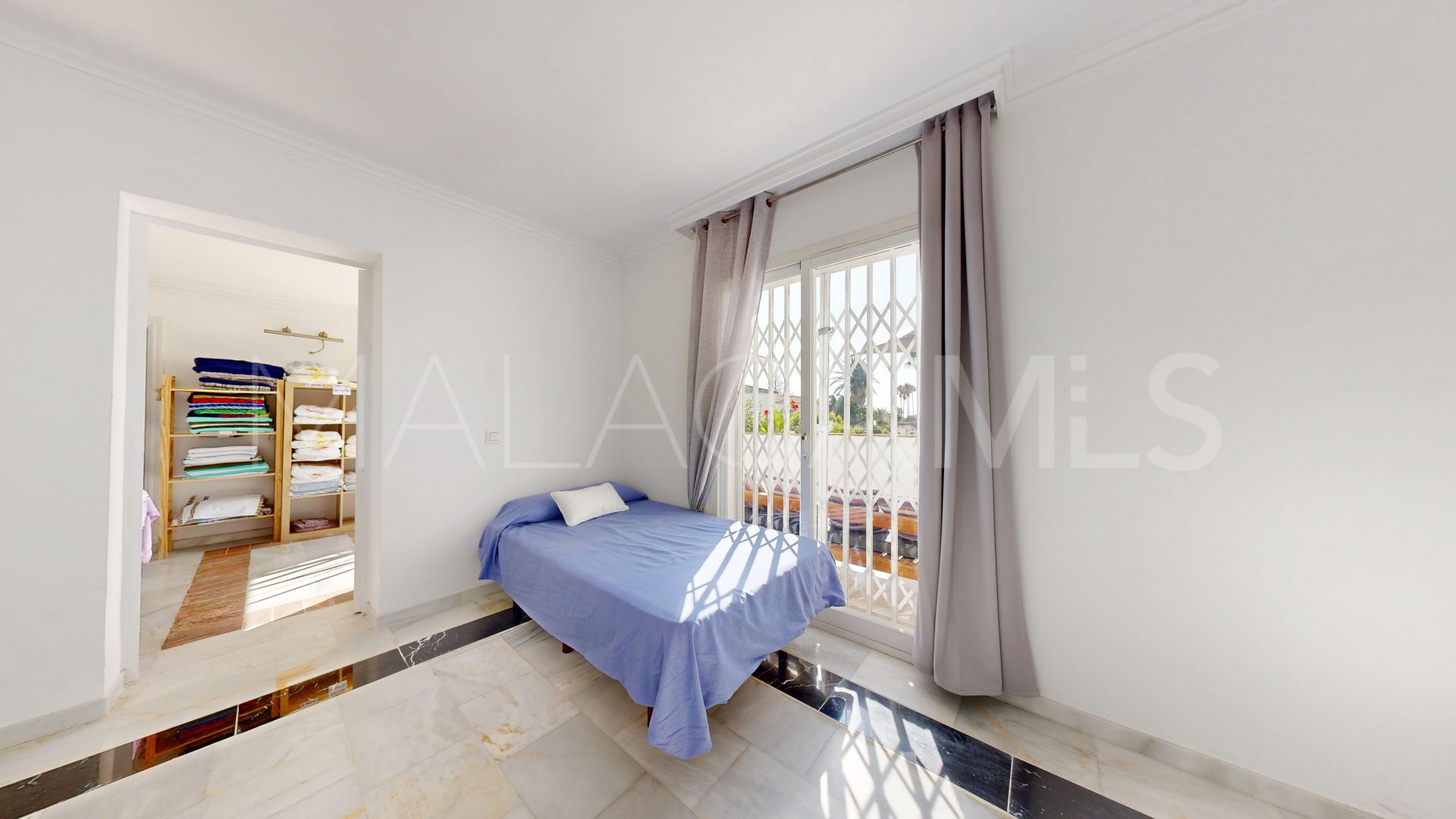 Doppelhaushälfte for sale in Marbella Goldene Meile