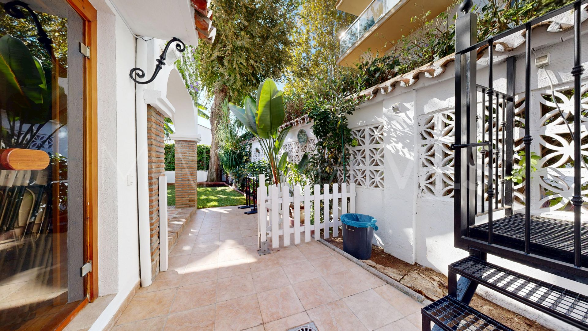 Doppelhaushälfte for sale in Marbella Goldene Meile