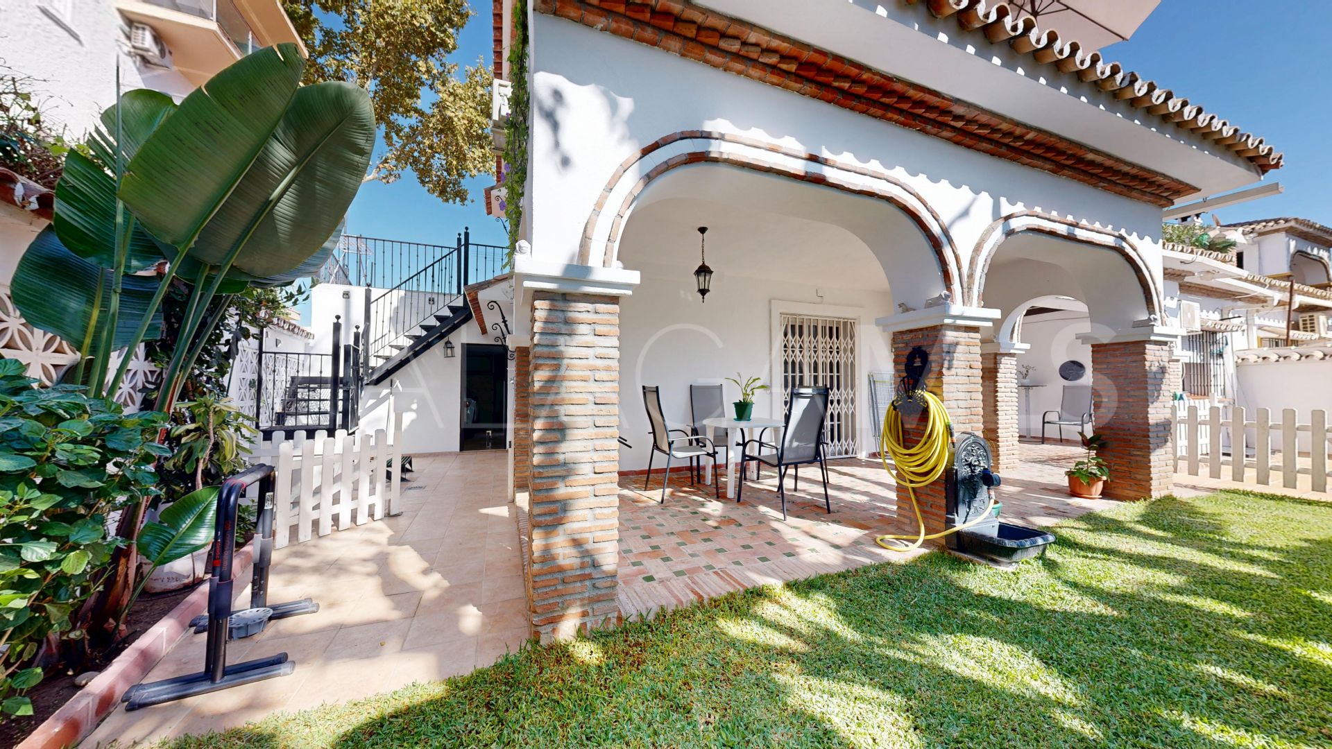 Doppelhaushälfte for sale in Marbella Goldene Meile