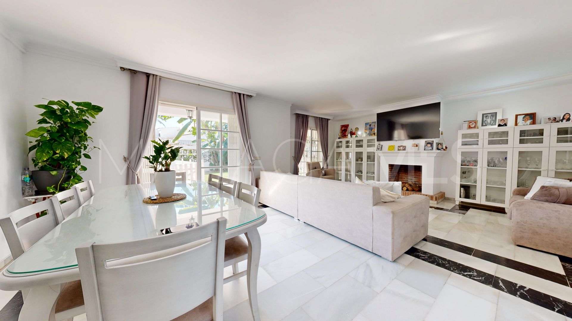 Doppelhaushälfte for sale in Marbella Goldene Meile