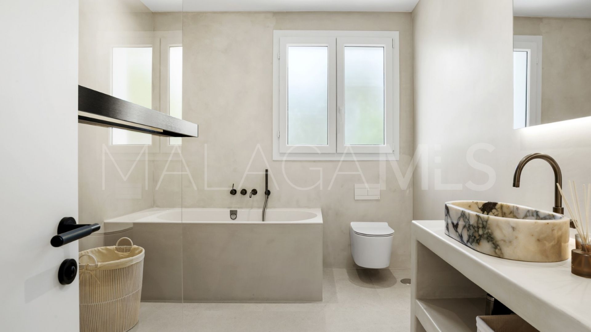 For sale La Alqueria villa with 4 bedrooms