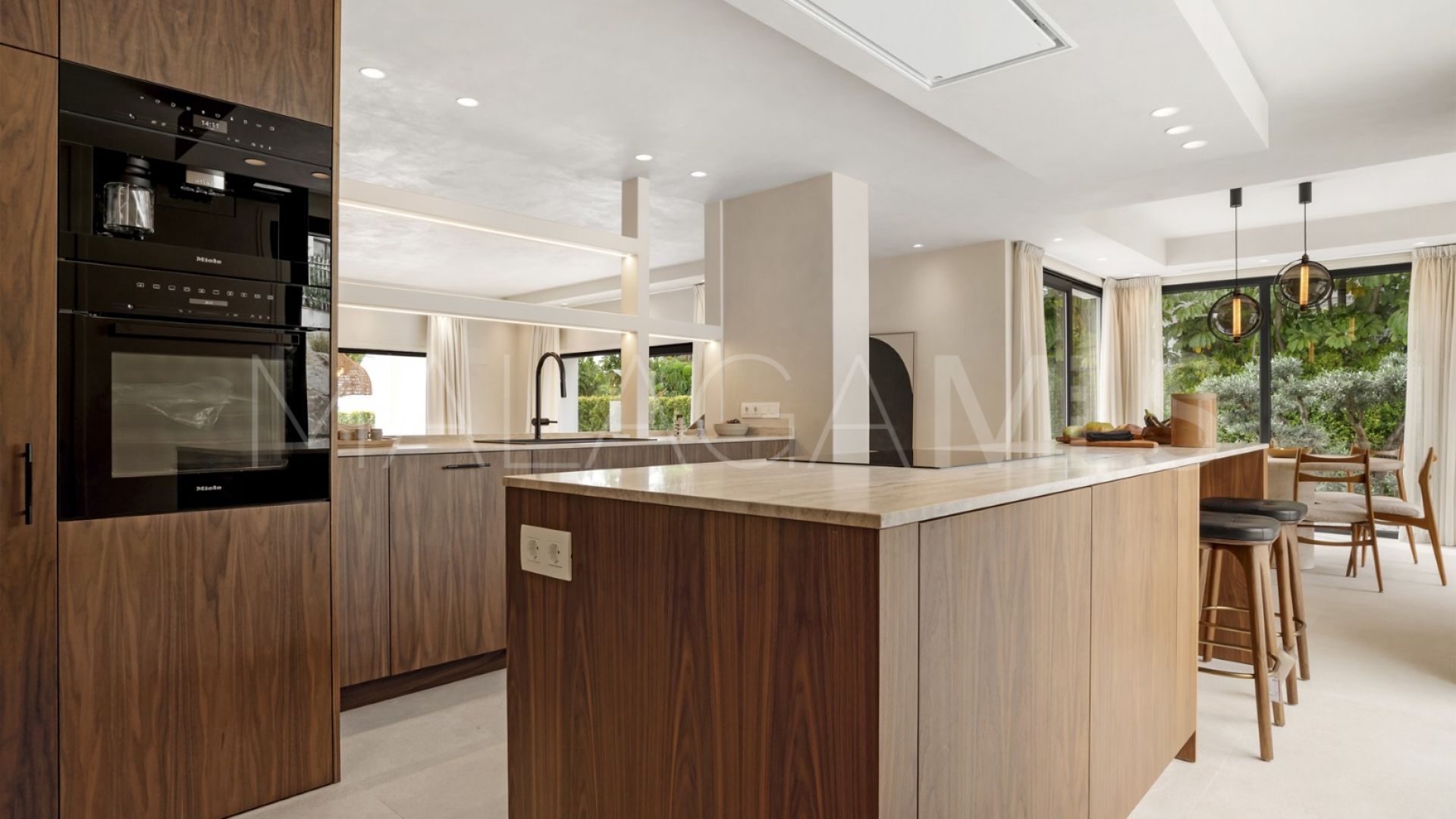 For sale La Alqueria villa with 4 bedrooms