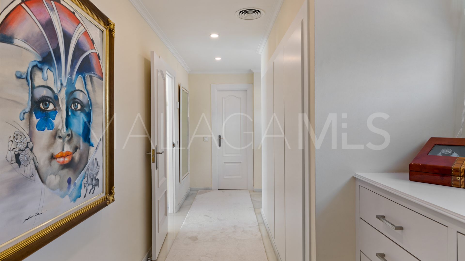 Villa with 6 bedrooms for sale in Nueva Andalucia