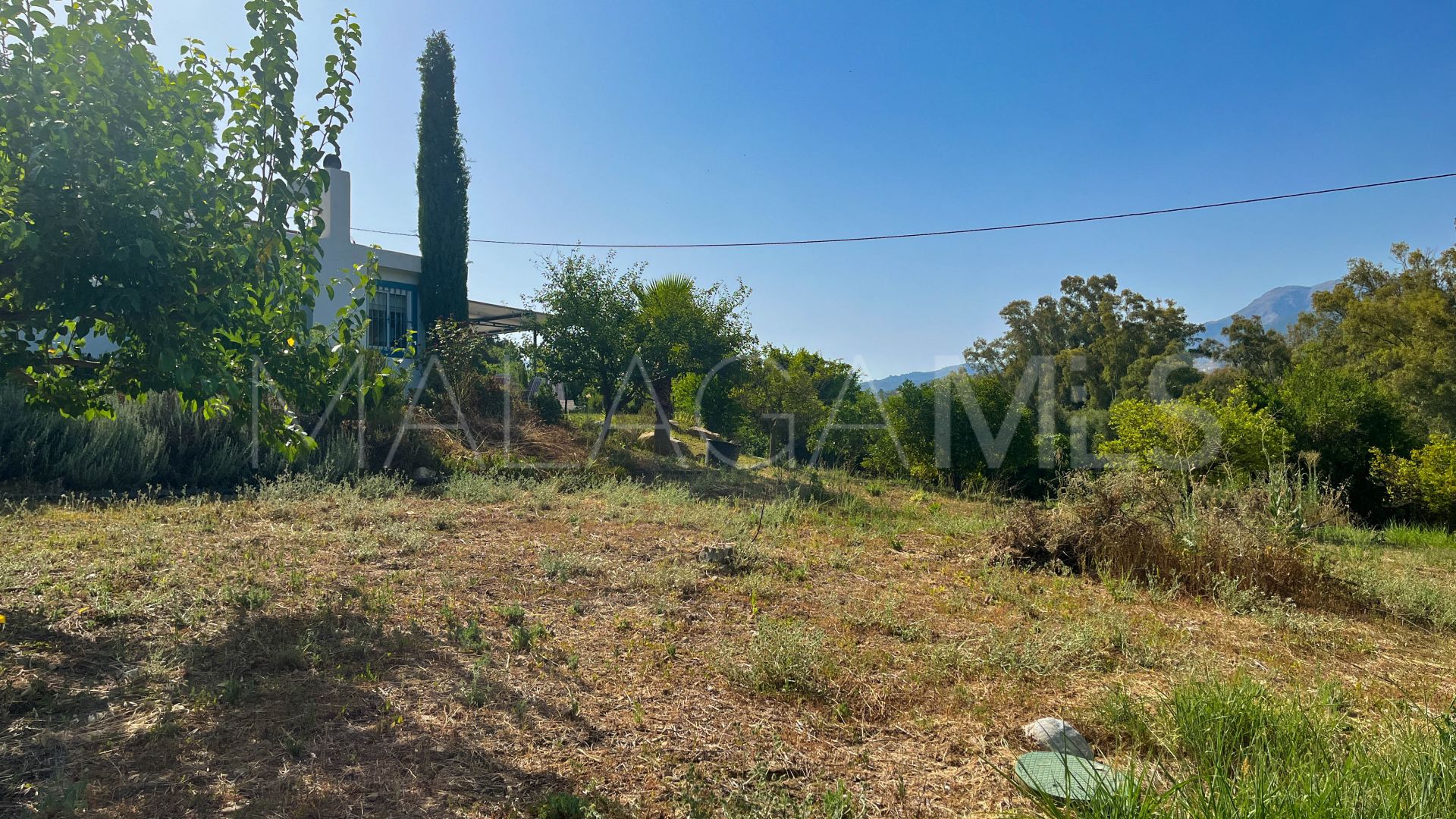 Buy Guaro 4 bedrooms country house