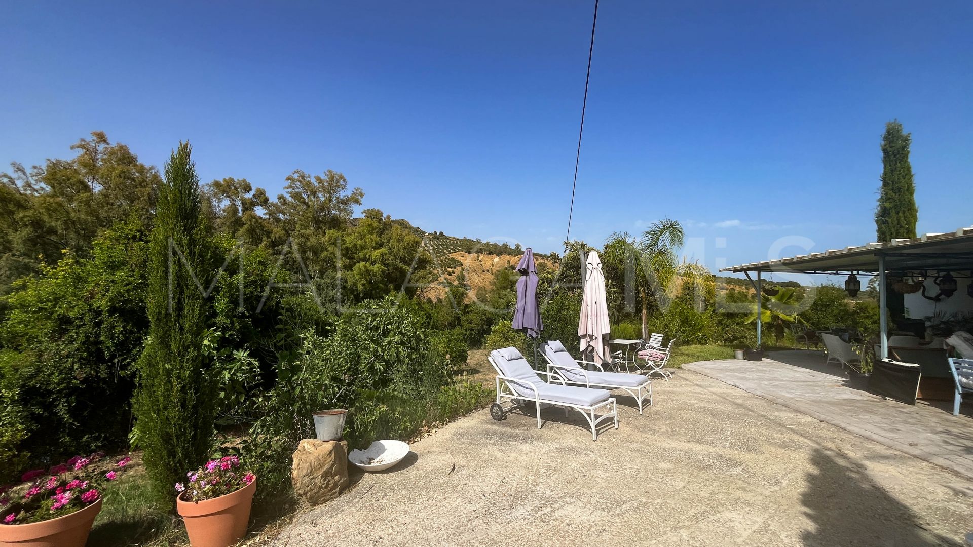 Buy Guaro 4 bedrooms country house