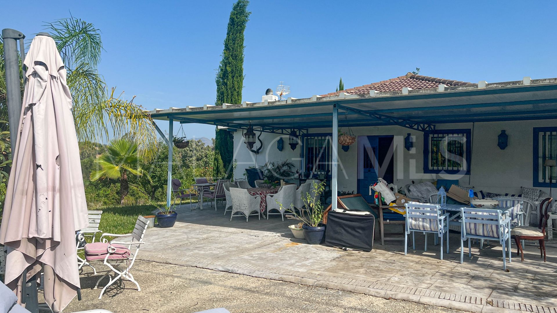Buy Guaro 4 bedrooms country house