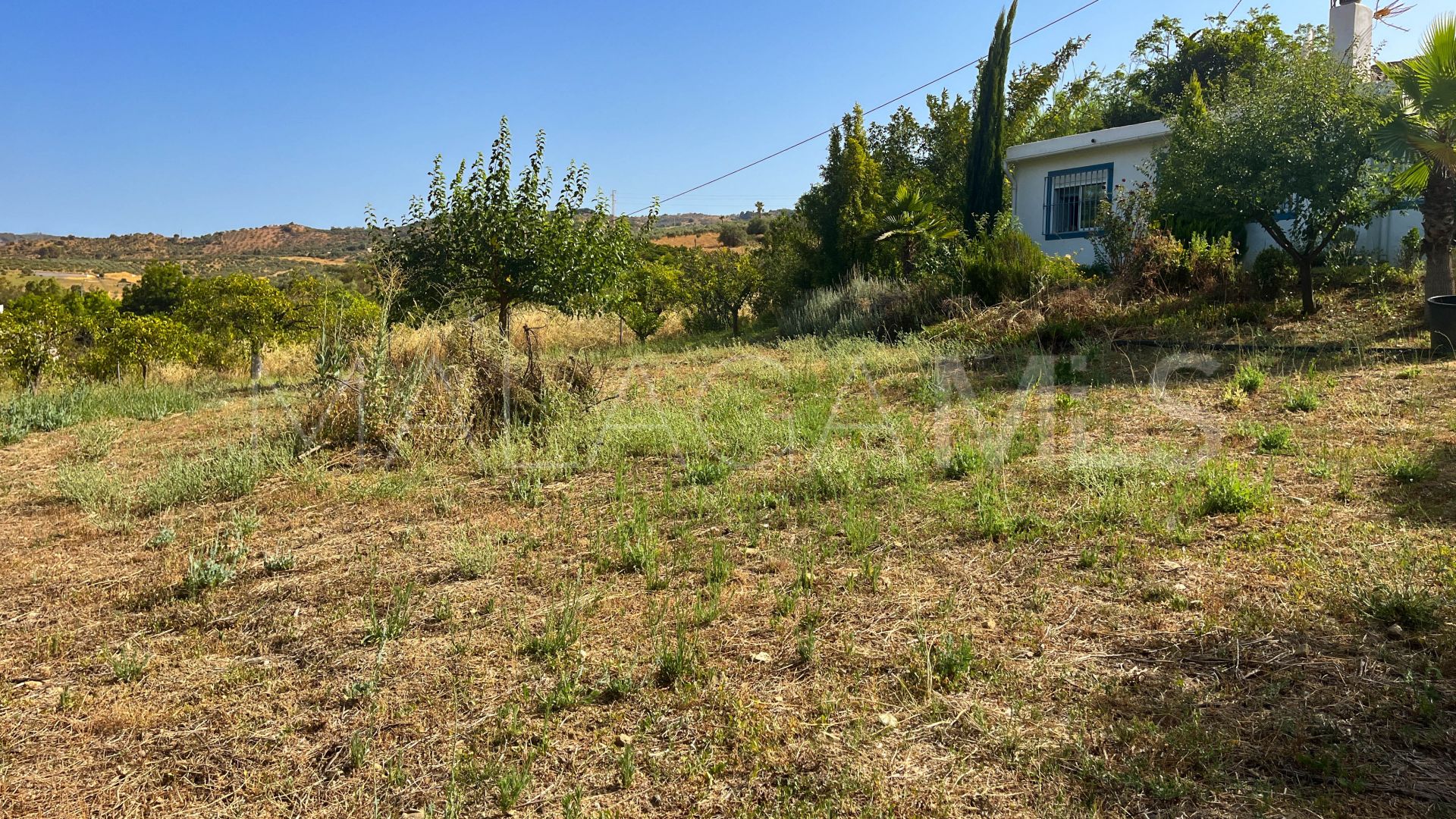 Buy Guaro 4 bedrooms country house