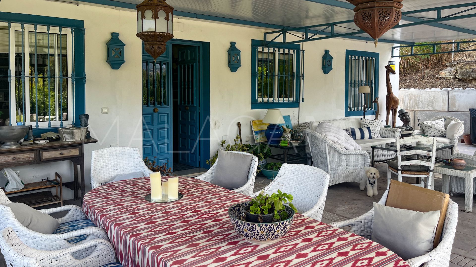 Buy Guaro 4 bedrooms country house