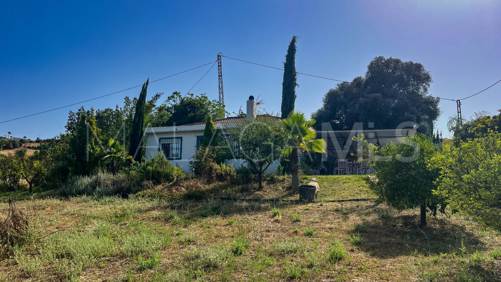 Buy Guaro 4 bedrooms country house