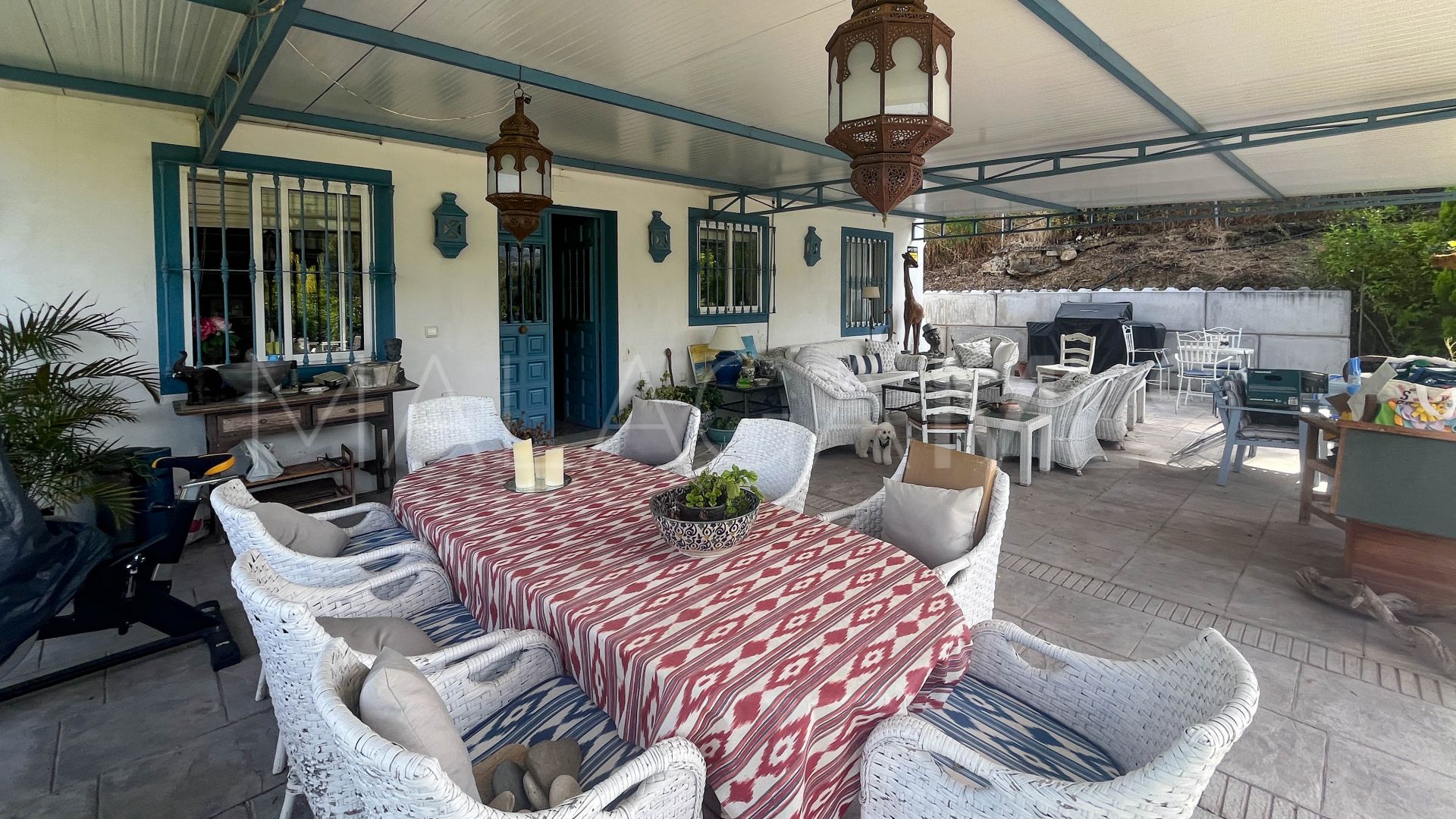 Buy Guaro 4 bedrooms country house