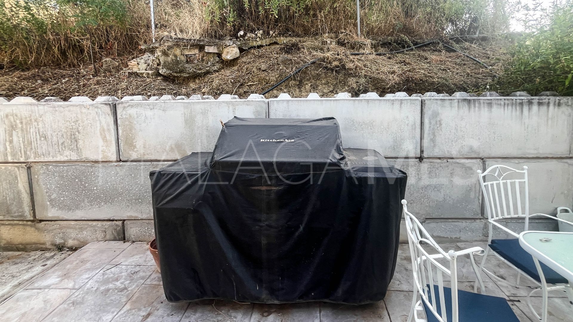 Buy Guaro 4 bedrooms country house