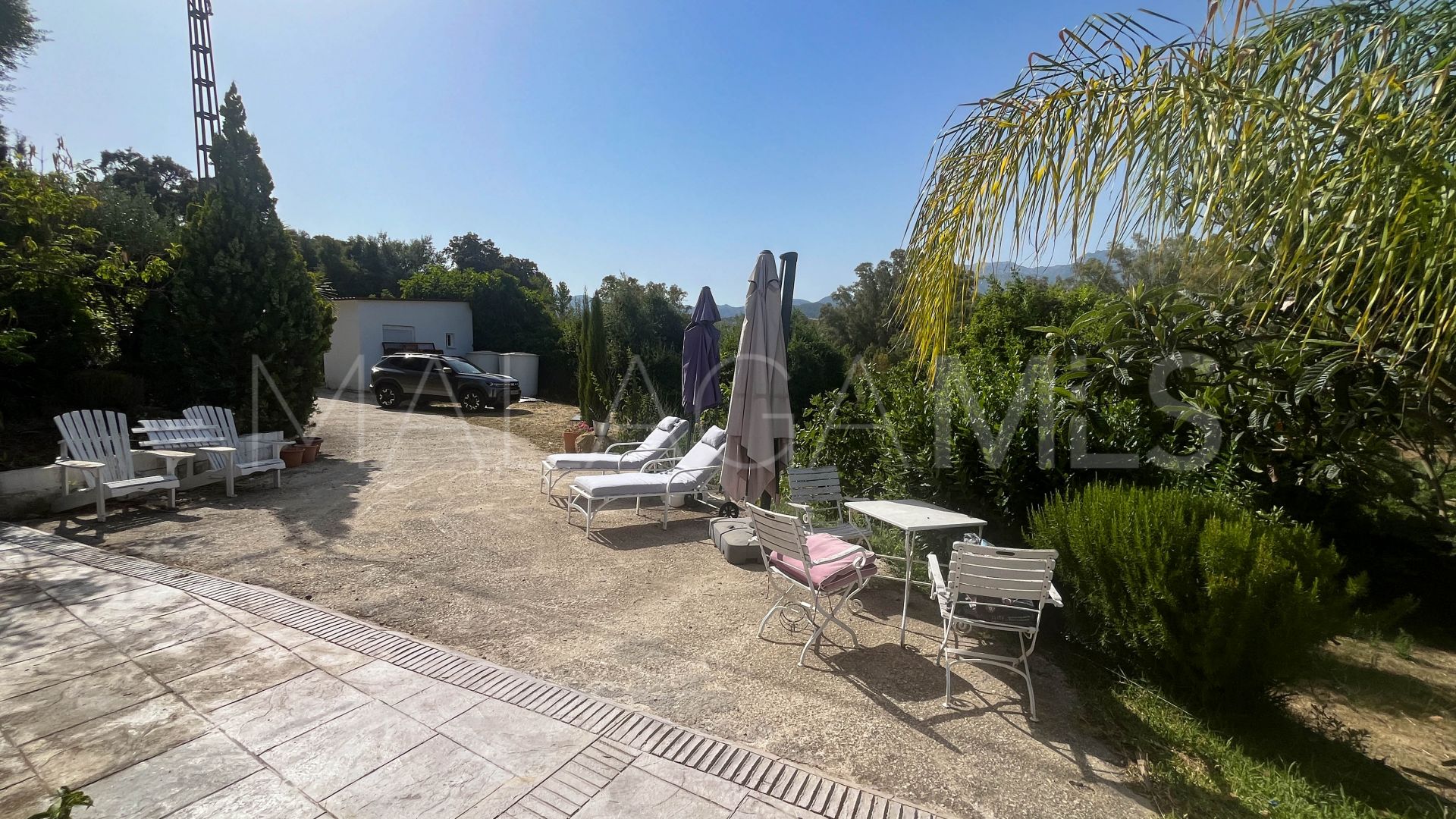 Buy Guaro 4 bedrooms country house