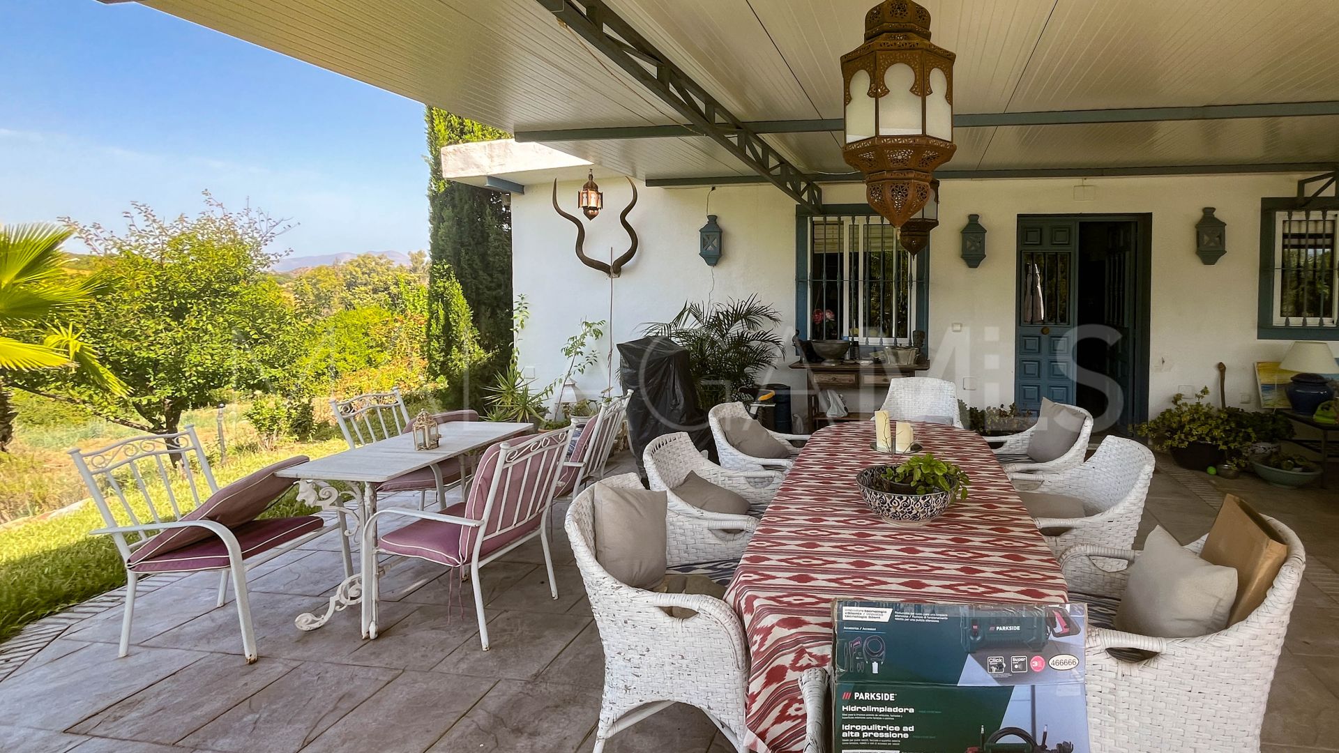Buy Guaro 4 bedrooms country house
