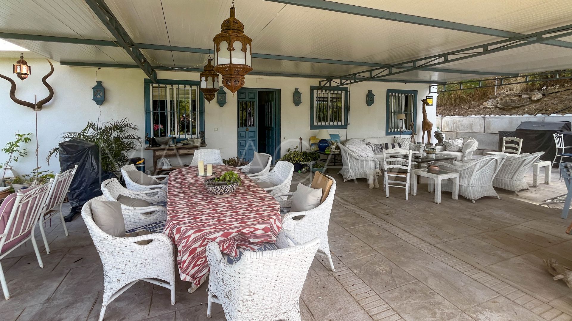 Buy Guaro 4 bedrooms country house