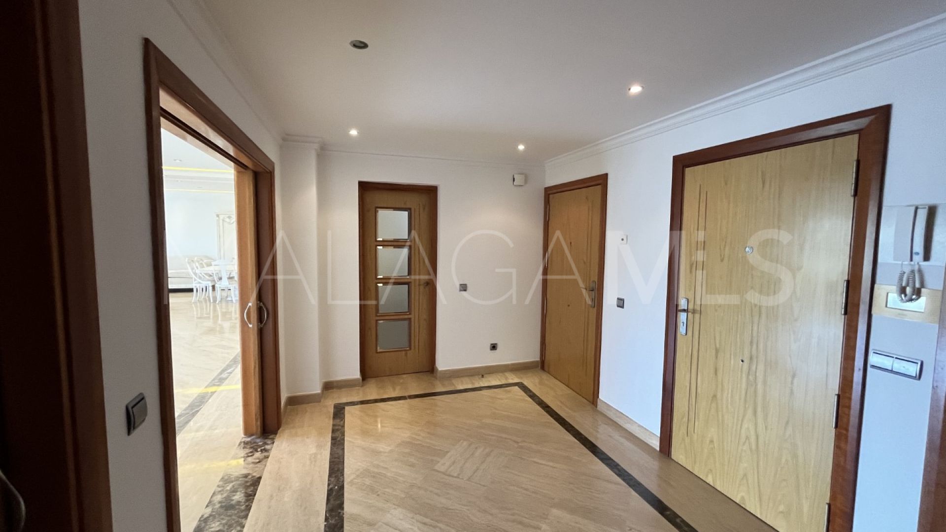 9 bedrooms penthouse for sale in El Embrujo Banús