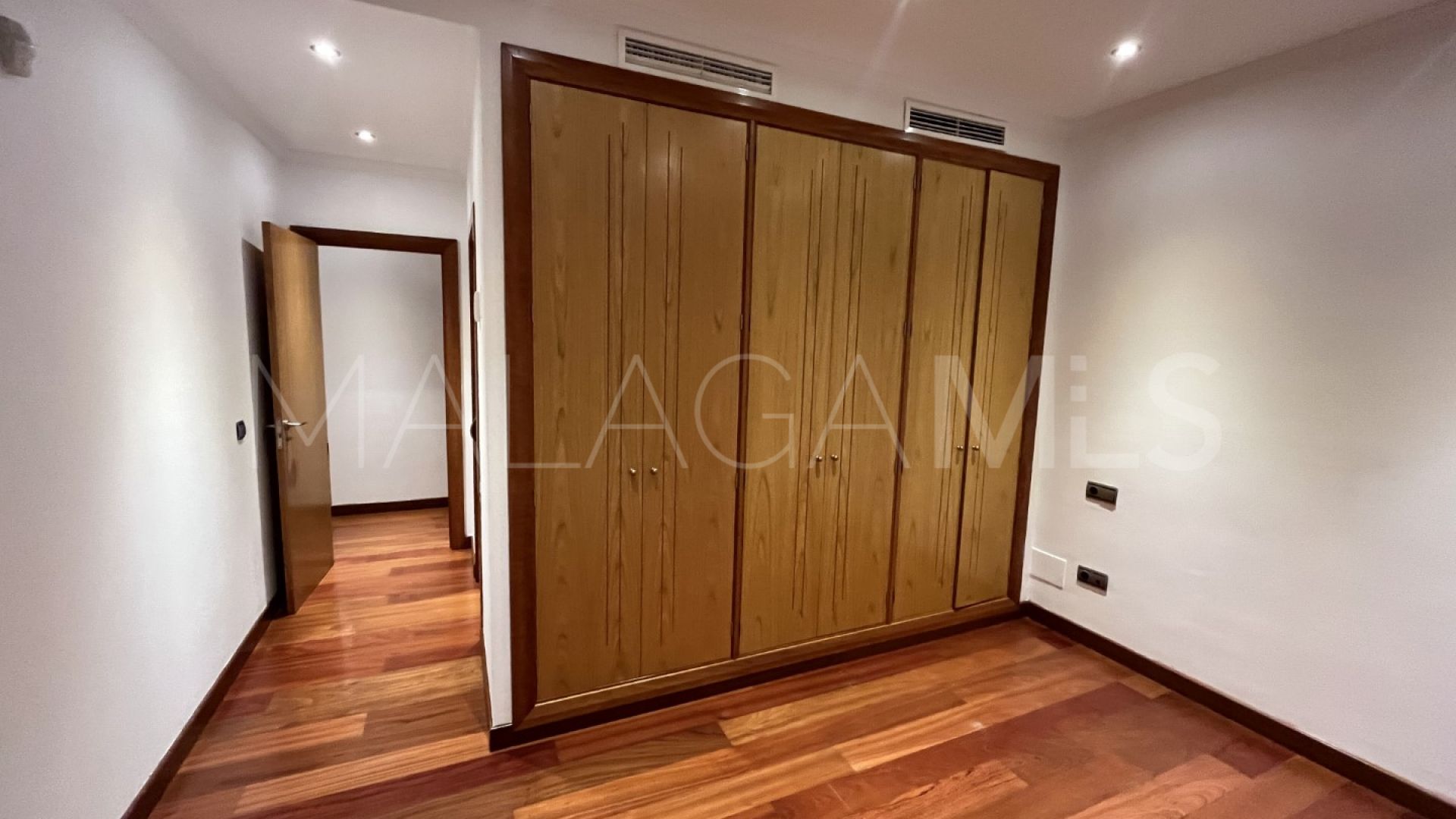 9 bedrooms penthouse for sale in El Embrujo Banús