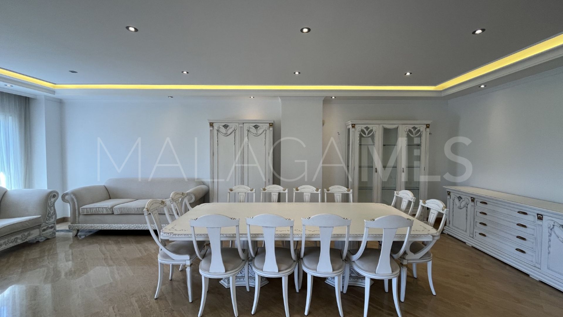 9 bedrooms penthouse for sale in El Embrujo Banús
