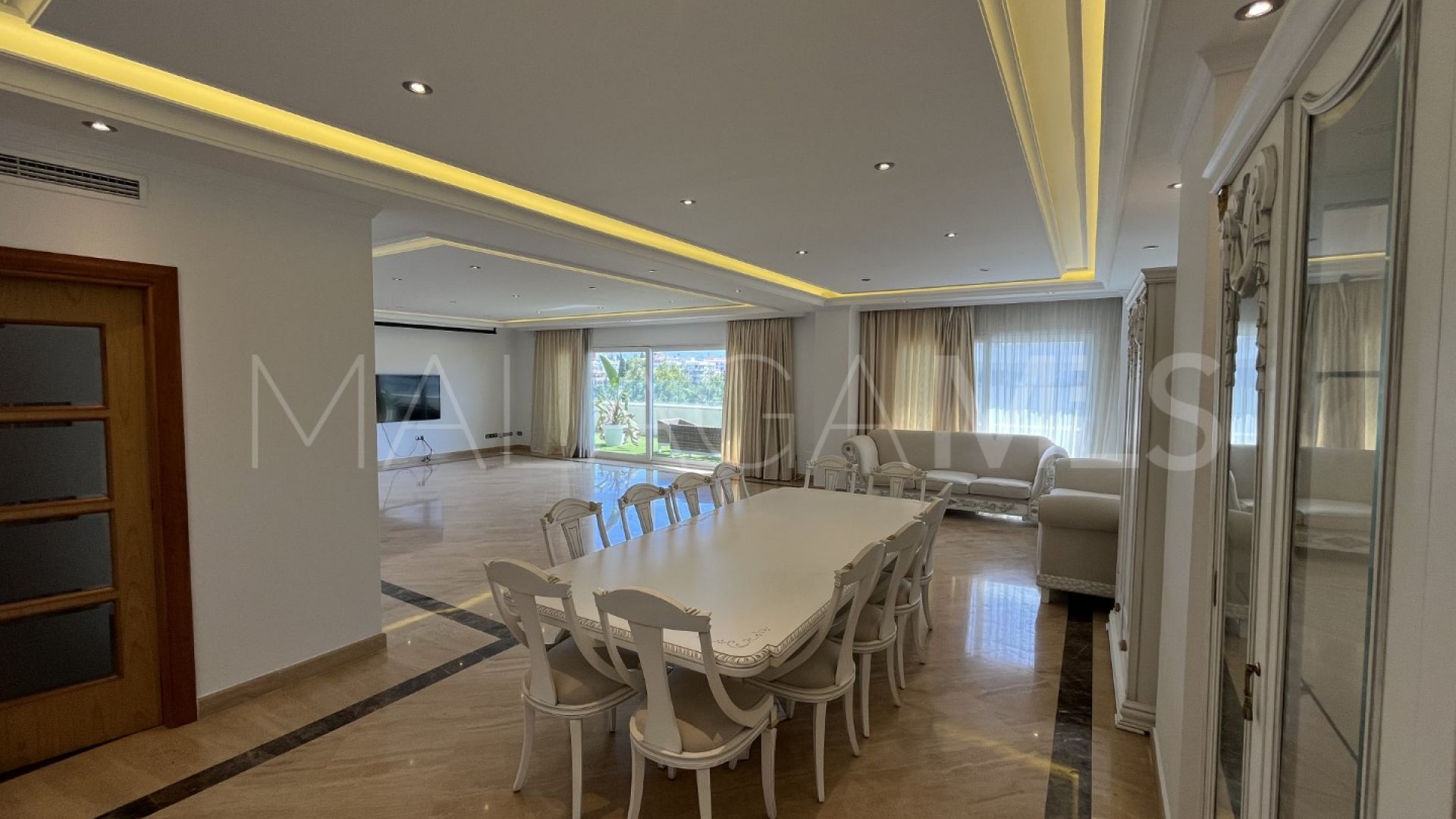 9 bedrooms penthouse for sale in El Embrujo Banús