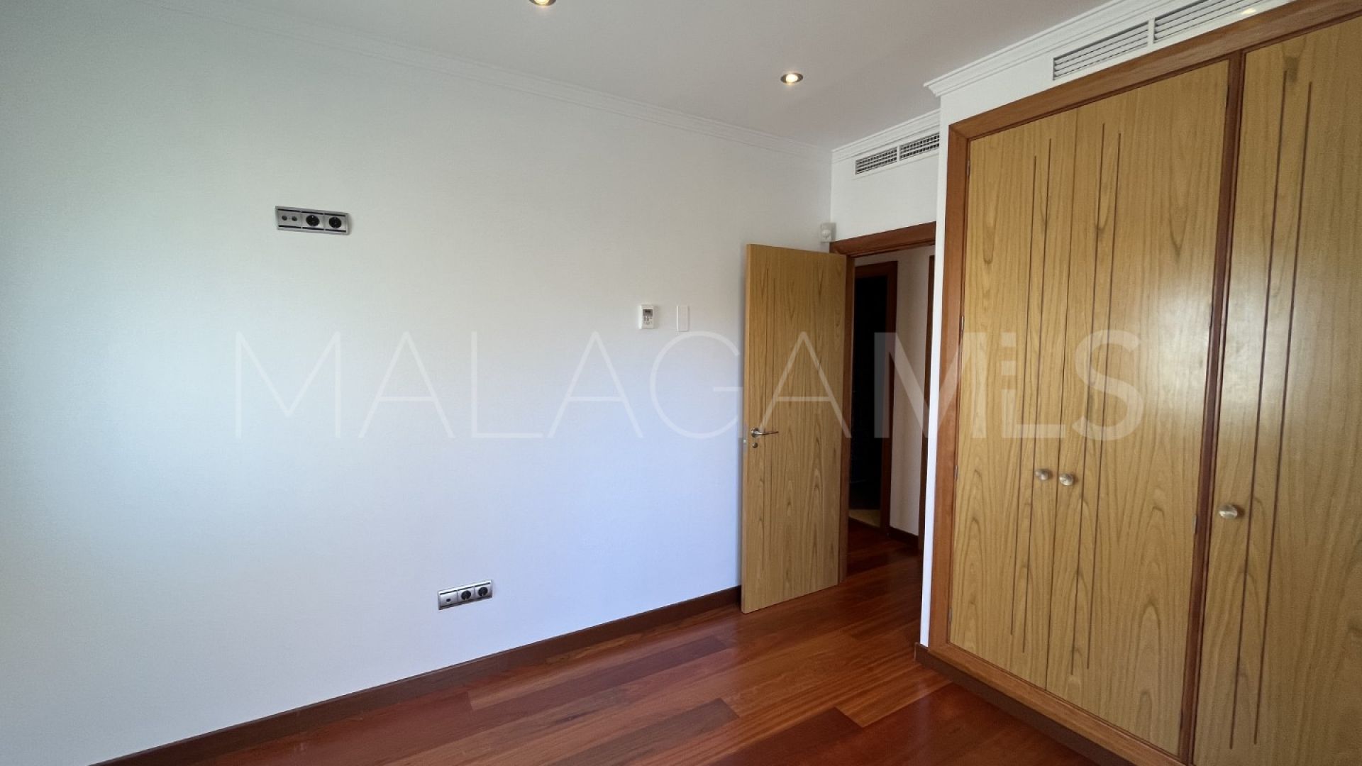 9 bedrooms penthouse for sale in El Embrujo Banús