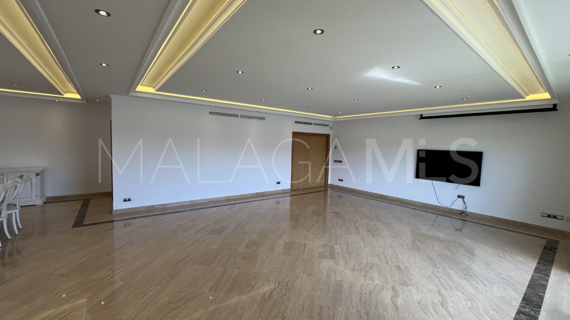 9 bedrooms penthouse for sale in El Embrujo Banús