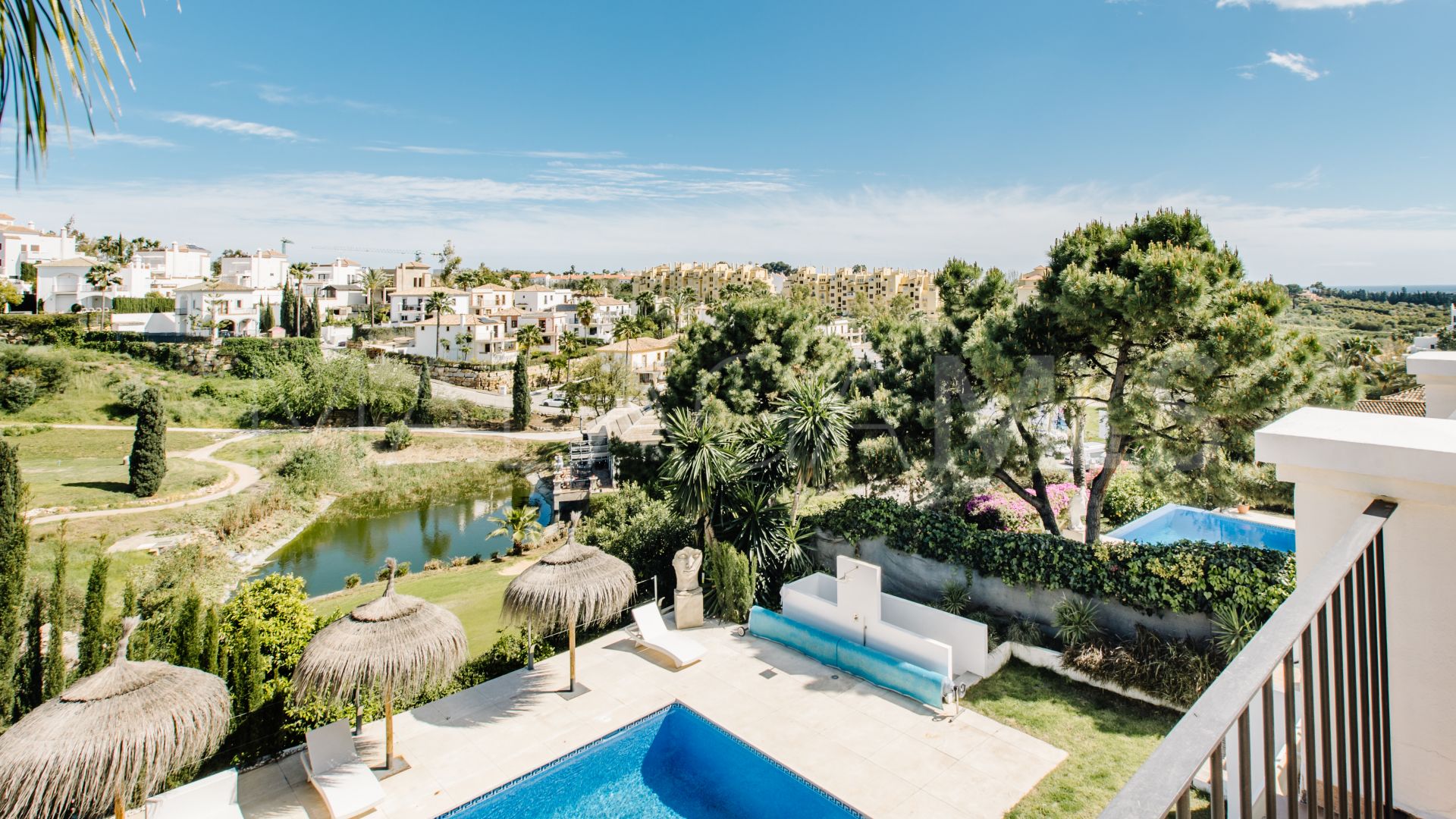 Se vende villa in La Resina Golf de 5 bedrooms