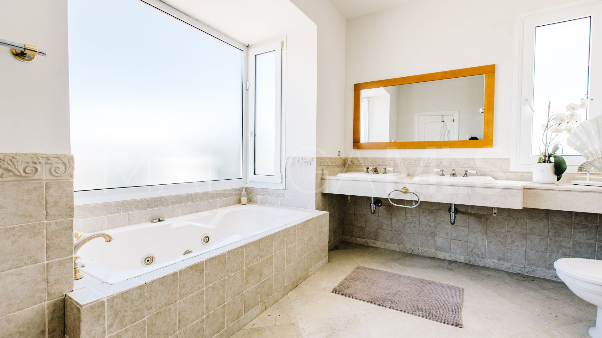 Se vende villa in La Resina Golf de 5 bedrooms