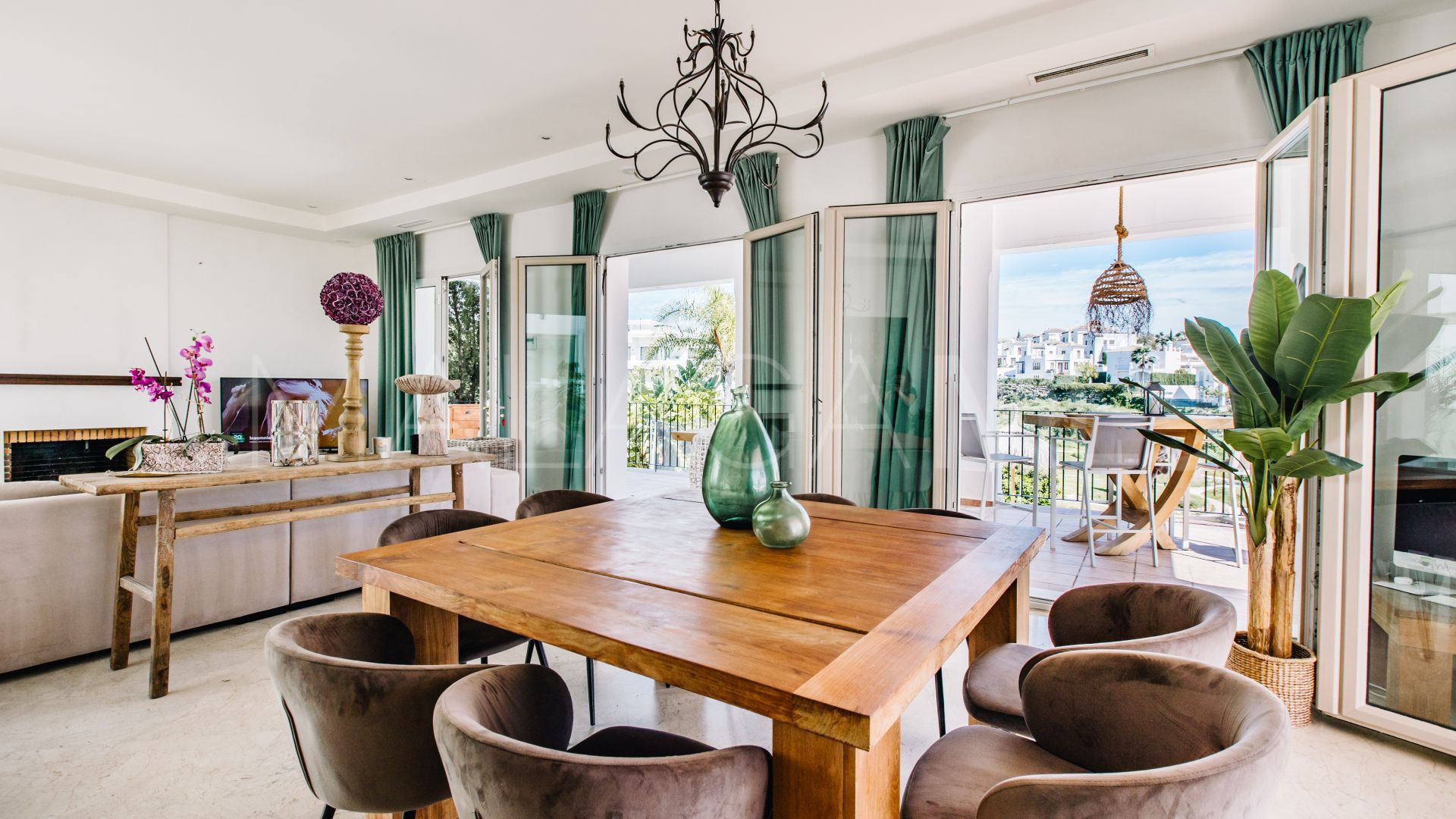 Se vende villa in La Resina Golf de 5 bedrooms
