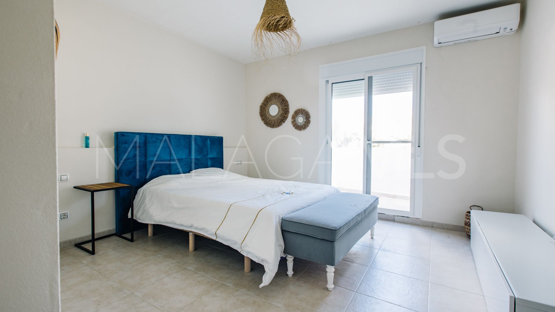 Se vende villa in La Resina Golf de 5 bedrooms