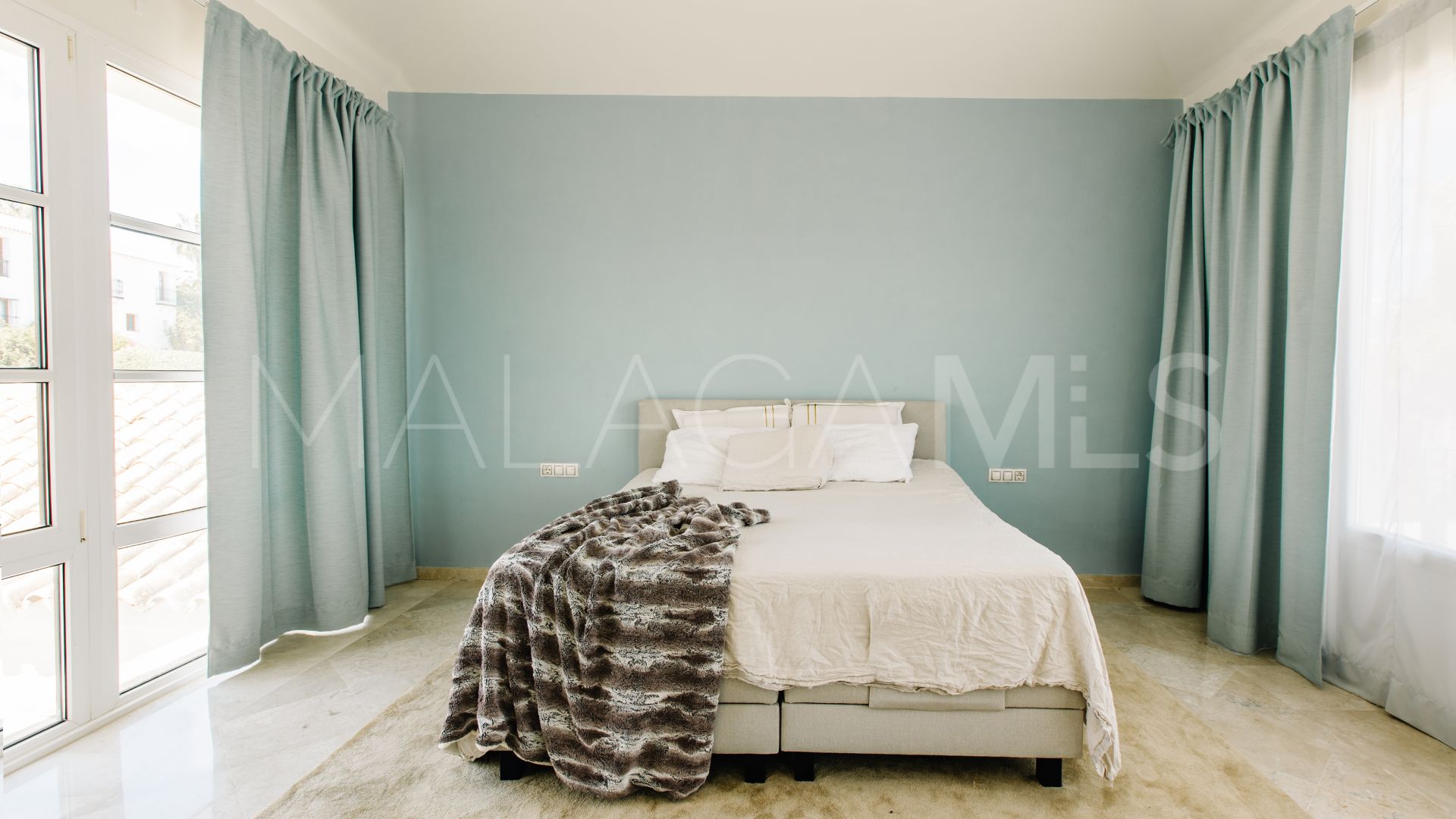 Se vende villa in La Resina Golf de 5 bedrooms
