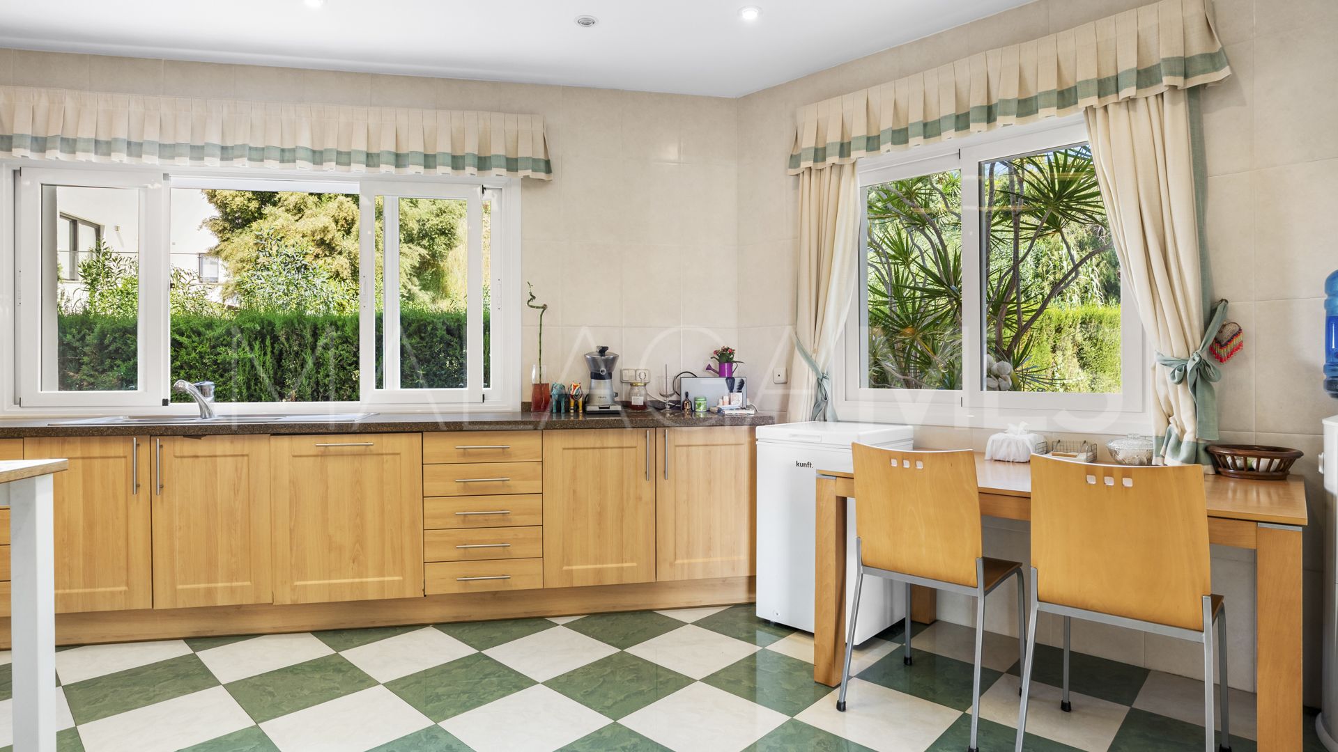 Villa for sale in Paraiso Alto