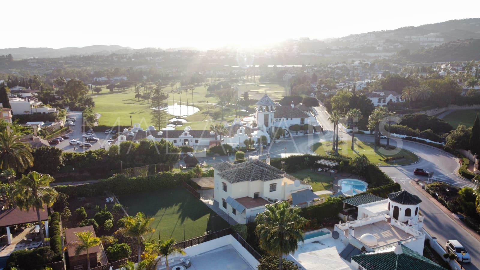 Villa for sale in Nueva Andalucia