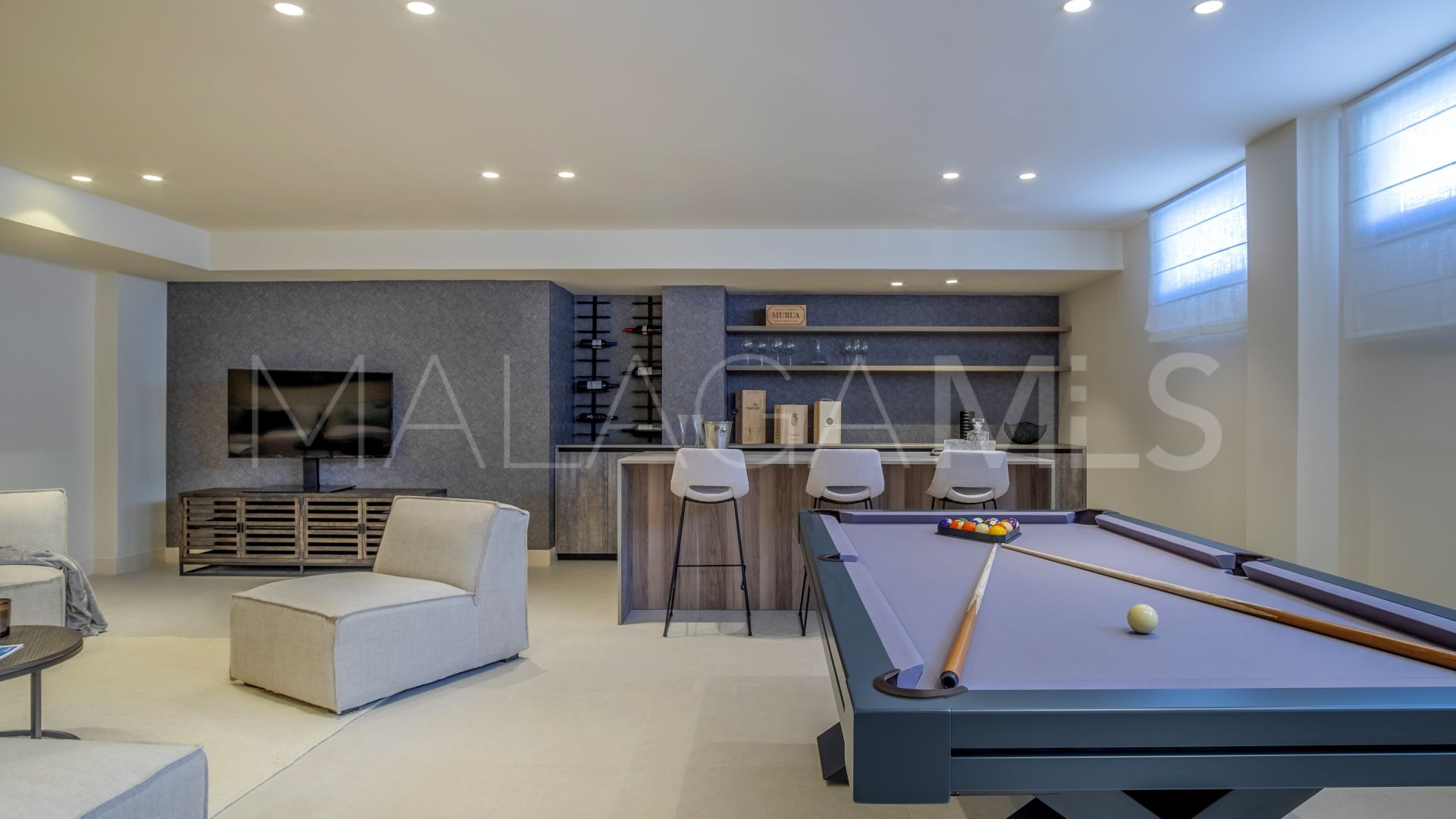 Villa for sale in Estepona