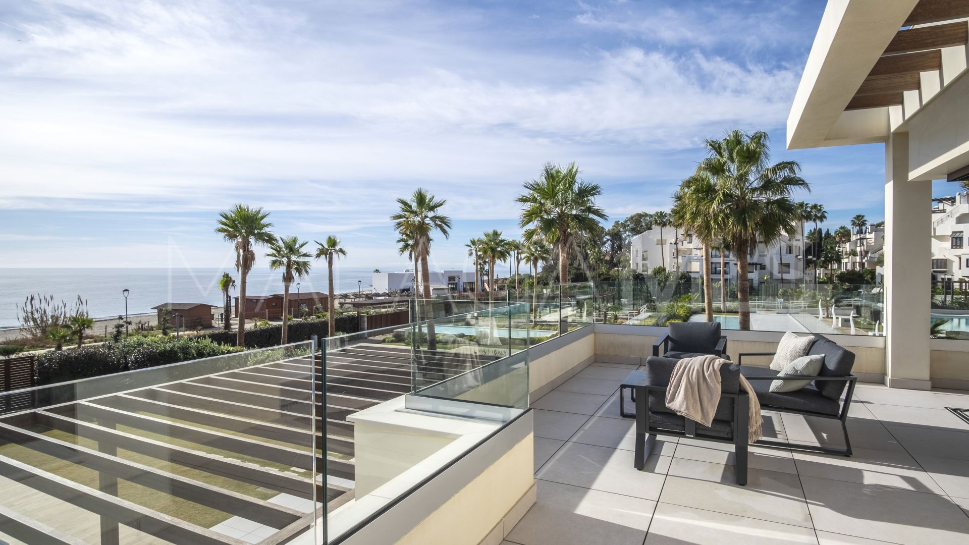 Villa for sale in Estepona