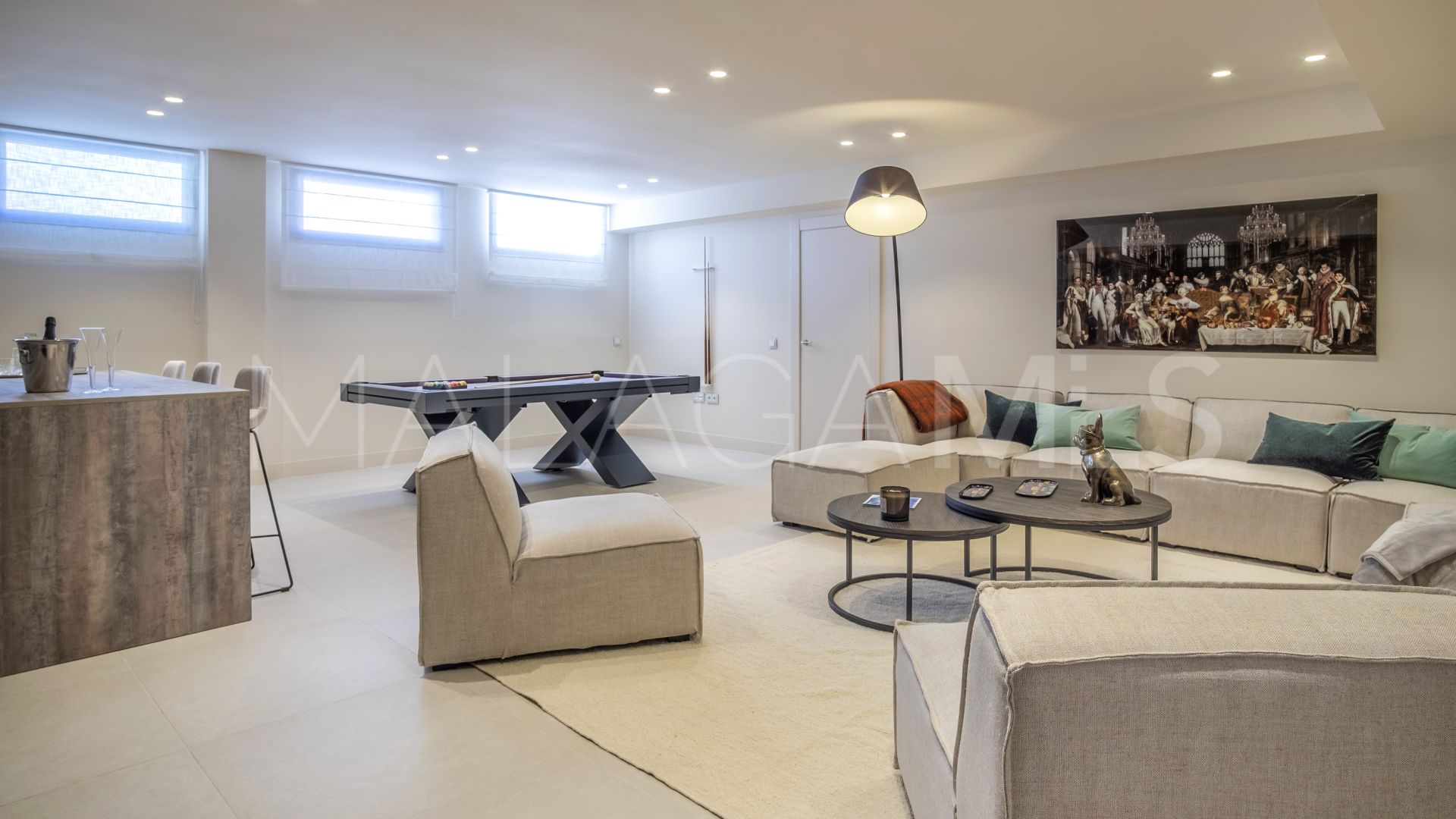 Villa for sale in Estepona