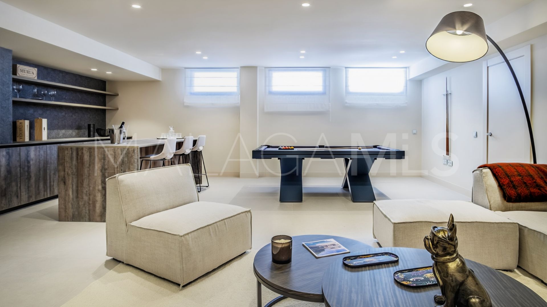 Villa for sale in Estepona