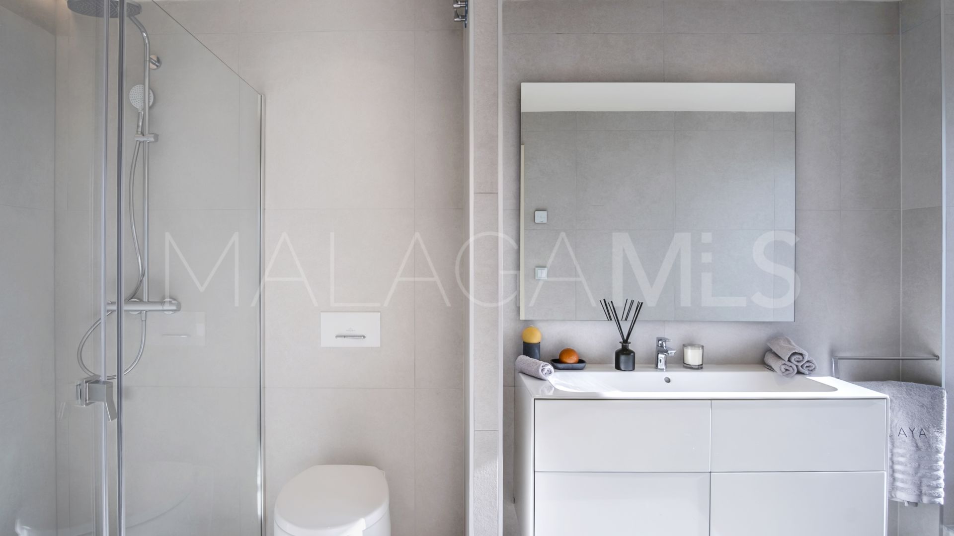 Villa for sale in Estepona