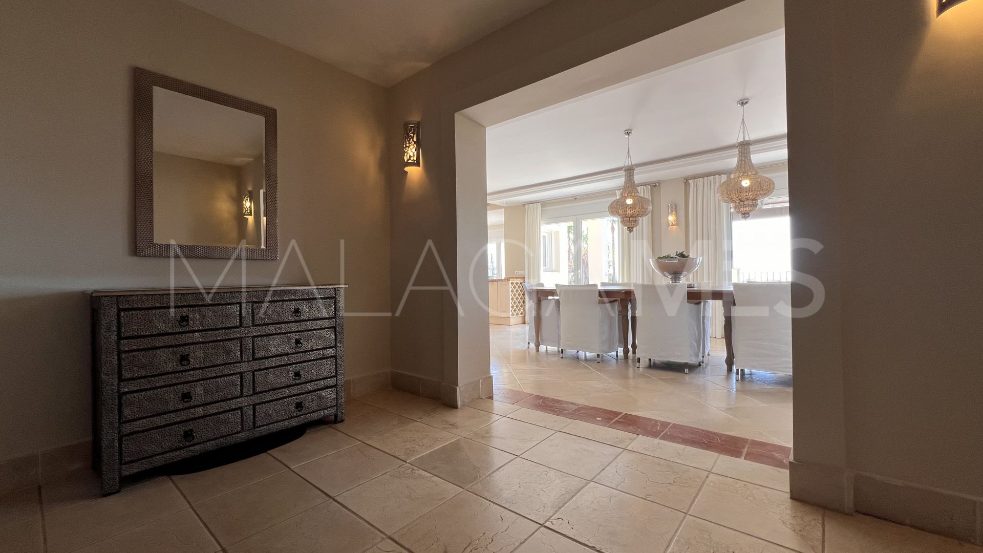 Buy villa in El Padron with 4 bedrooms