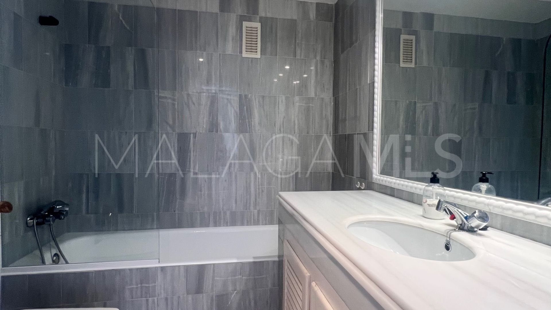 Buy Ático in Las Jacarandas with 2 bedrooms