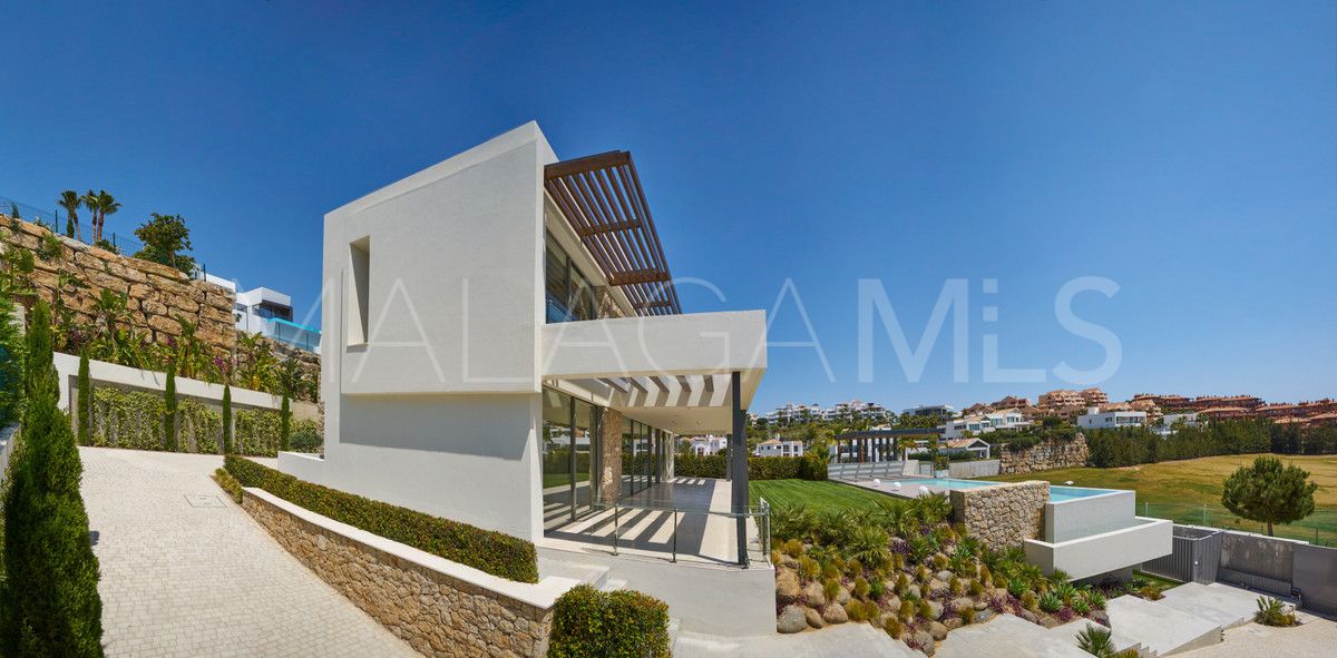 Villa for sale in Benahavis